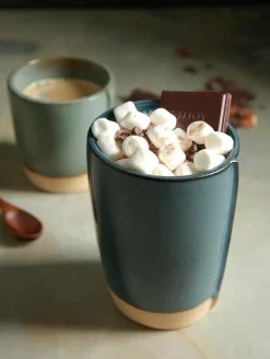 becher cafe latte, strawberry cream