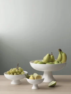 schale auf fuß